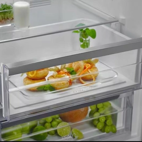 Холодильник Electrolux LNT7ME32M1 - 8