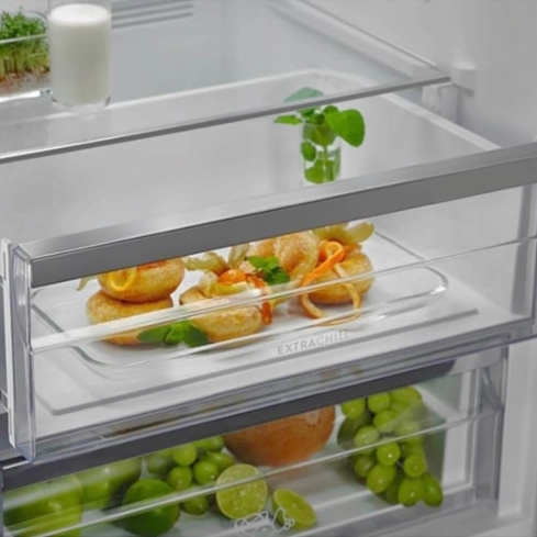 Холодильник Electrolux LNT 7ME36 K2 - 4